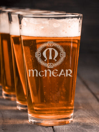 Celtic Wreath Monogram : Pint Glasses - Engraved