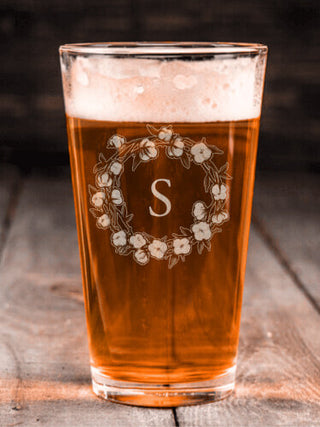 Cotton Wreath Monogram : Pint Glasses - Engraved