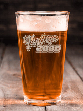 Vintage : Pint Glasses - Engraved