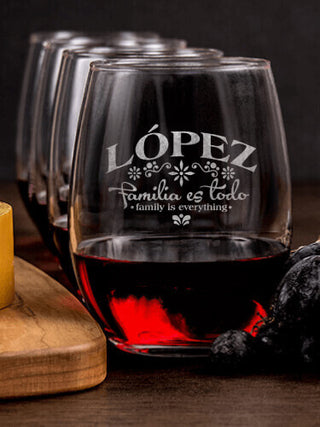 Familia es Todo : Cheese Board Wine Glass Gift Sets - Engraved